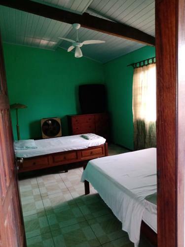 Casa De Praia Em Jacon� - Centro De Jacone - Com�rcios E Mercado!
