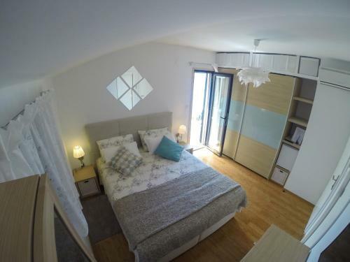 Hostal Apartment And Room Sveti Jakov