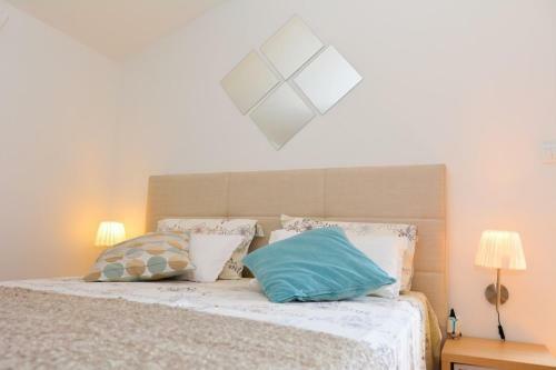 Hostal Apartment And Room Sveti Jakov