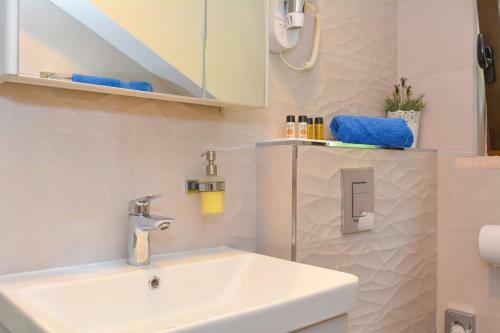 Hostal Apartment And Room Sveti Jakov