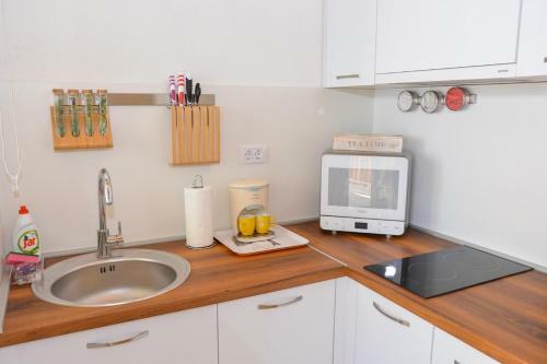 Hostal Apartment And Room Sveti Jakov