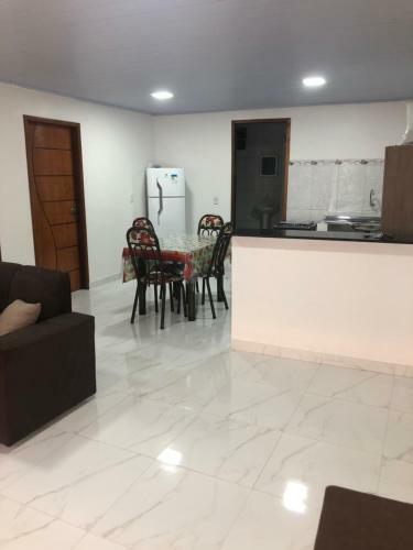 Apartamento Bem Localizado Na Av.principal