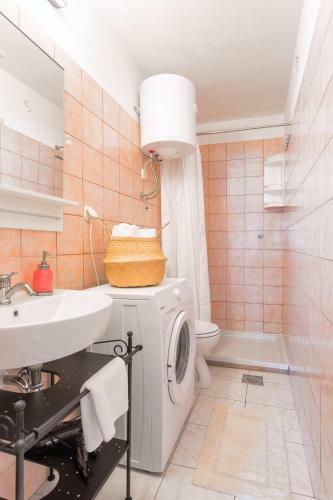 Central View Apartment