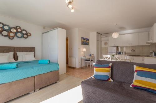 Apartments By The Sea Hvar - 10430