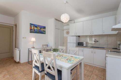 Apartments By The Sea Hvar - 10430