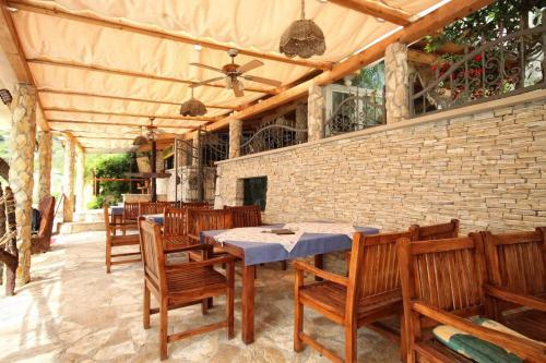 Apartments By The Sea Hvar - 10430