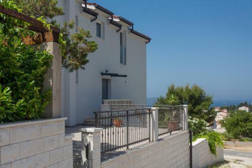 Hostal Hvar Top View Apartments