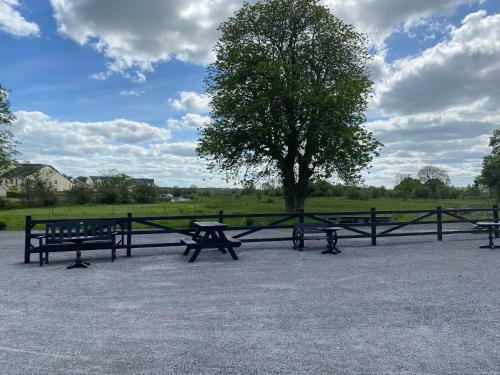 Bed & Breakfast The Leitrim Inn And Blueway Lodge
