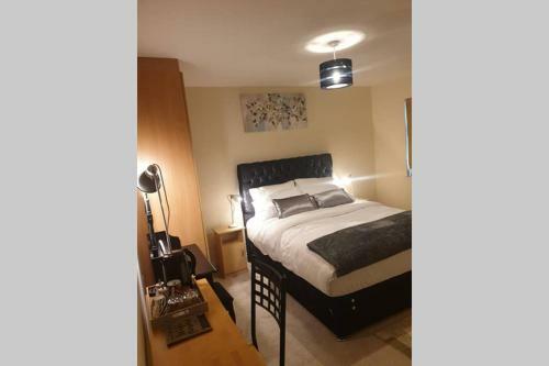 Private-ensuite-room Limerick City Stay