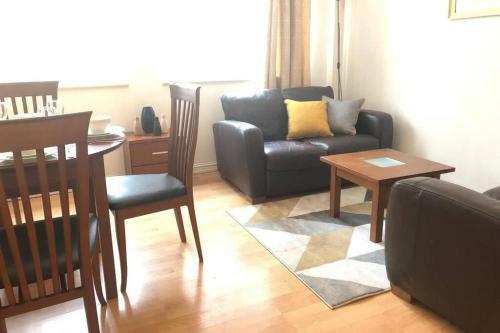 Salthill Seaside Apartment, Two Large Bedrooms.
