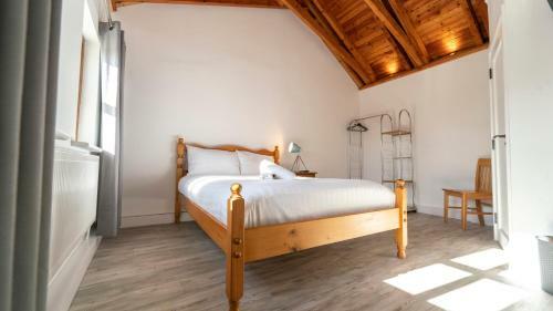 Stylish, Spacious Sea View House