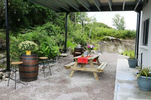 Luxury 6 Bedroom Spiddal Villa, Jacuzzi, Balcony