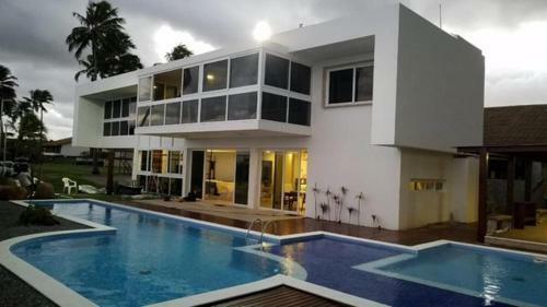 Casa Beira-mar Em Condom�nio Fechado!