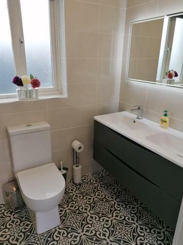 Remarkable 2-bed House In Galway
