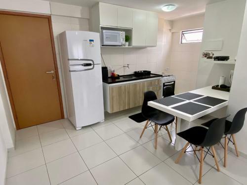 Apartamento Quarto/sala A Uma Quadra Da Praia, Com Vista Mar!
