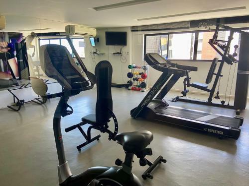 Apartamento Quarto/sala A Uma Quadra Da Praia, Com Vista Mar!