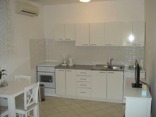 Apartments Luka