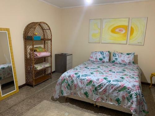 Lindo Sobrado Amarelo -pr�ximo A Praia