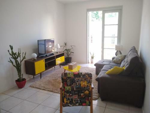 Apartamento Quarto Aconchegante Em Ap�, No Cal�ad�o