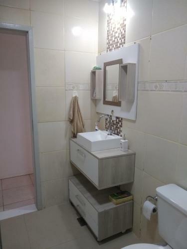Apartamento Quarto Aconchegante Em Ap�, No Cal�ad�o
