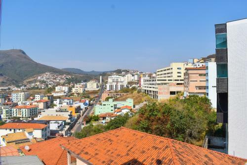Quarto Em Apto Com Vista Para Itacolomi