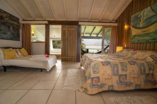 Hostal Ilha Do Papagaio Adventures