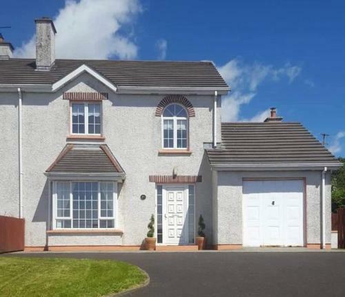 Superior 4 Bed House In Moville Donegal .