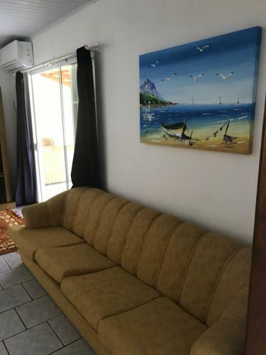 Casa 300m Da Praia No Centro Pi�arras Com Wifi Top