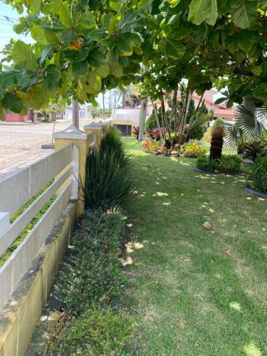 Casa Agrad�vel Com Piscina, A Poucos Passos Da Praia