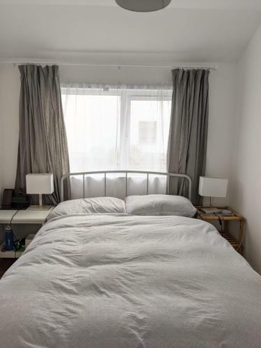 Entire House, Sleeps 2-6, Sunroom, Outside Yard
