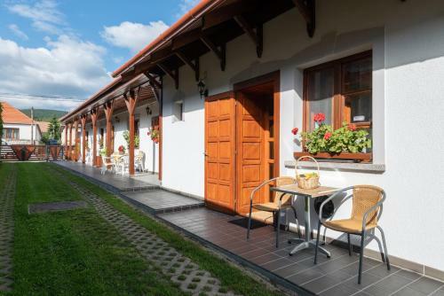 Hostal Nyugalom Apartman Hercegk�t