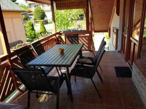 Zs�fi Apartman