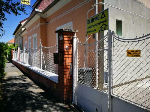 Hostal City Camping& Apartman &bungalow