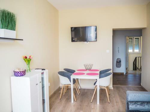 Holiday Apartmanh�z