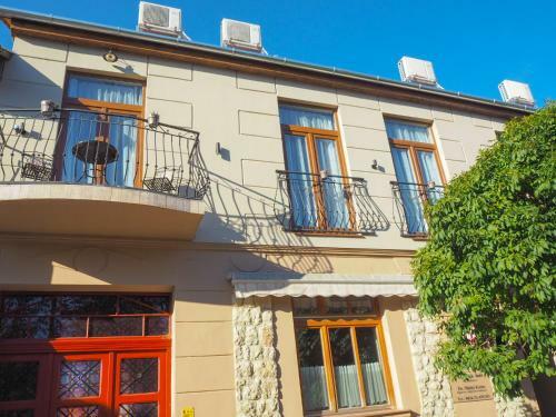 Holiday Apartmanh�z