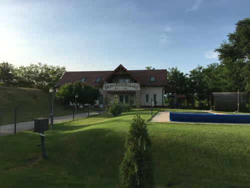Hostal Bor-vend�gh�z