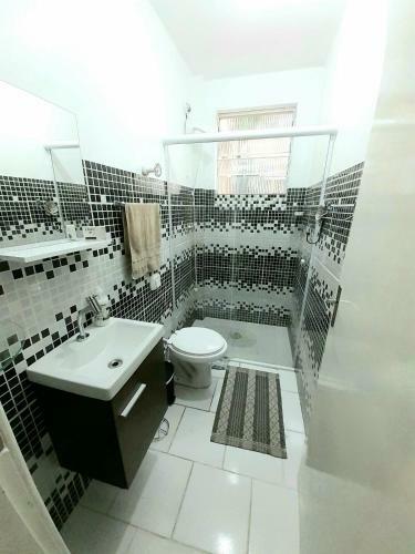 Apartamento Amplo, Aconchegante E Pertinho De Tudo
