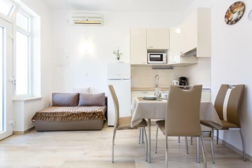 Apartment Rosemary 24