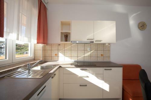 Apartments With Pool Ivana Krk