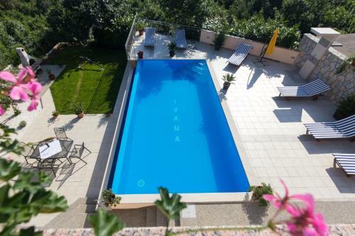 Apartments With Pool Ivana Krk