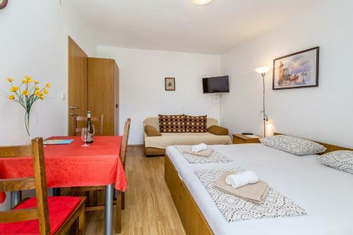 Apartments Antun