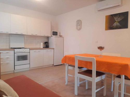 Apartment In Krk - Insel Krk 40969