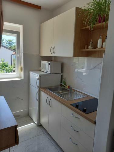Studio Apartmani ?jarne?i??