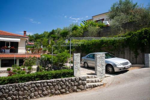 Apartment Karmela