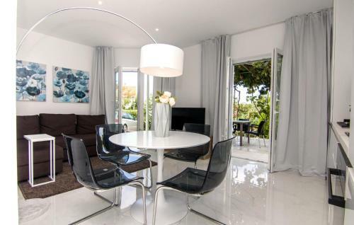 Amazing Home In Krk With 8 Bedrooms