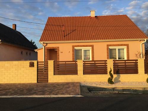Lara Apartman