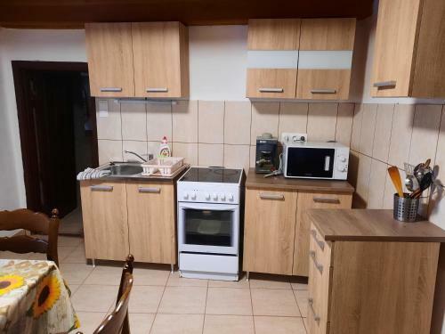 Letti Vend�gh�z