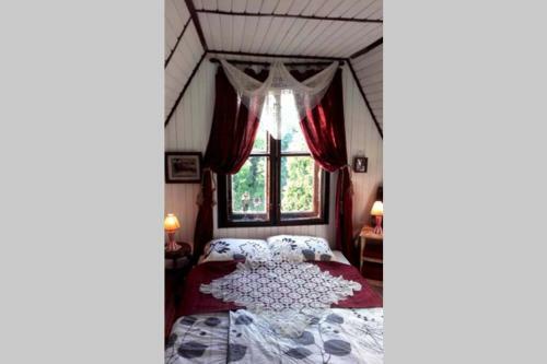 Romantic Holiday Cottage By The Danube