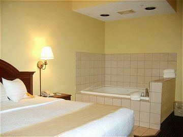 Holiday Inn Hotel & Suites La Crosse