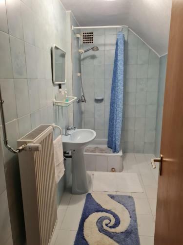 Gy�ngyvir�g Apartman Lenti